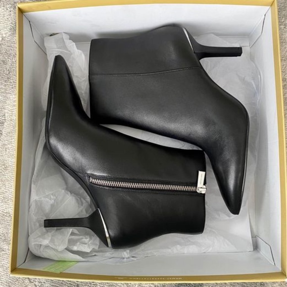Michael Kors Women’s Boots - Picture 4 of 4